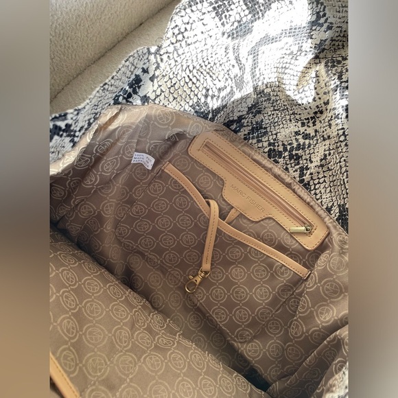 Marc Fisher Black and Cream Snakeskin Shoulder Bag NWOT no wear - Picture 6 of 6